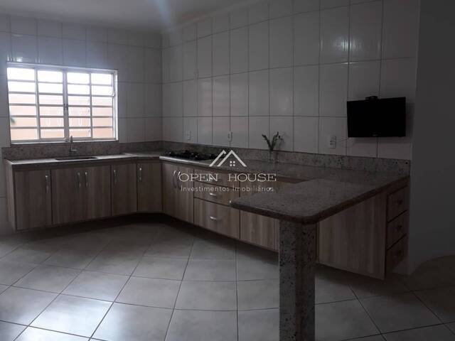 #182 - Casa para Venda em Botucatu - SP - 1