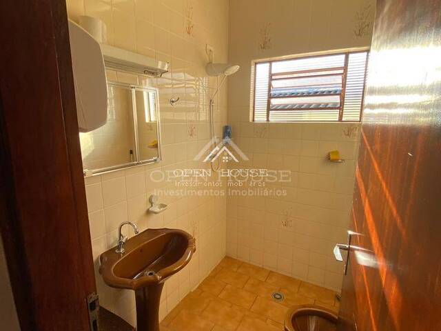 Casa para Venda em Botucatu - 3