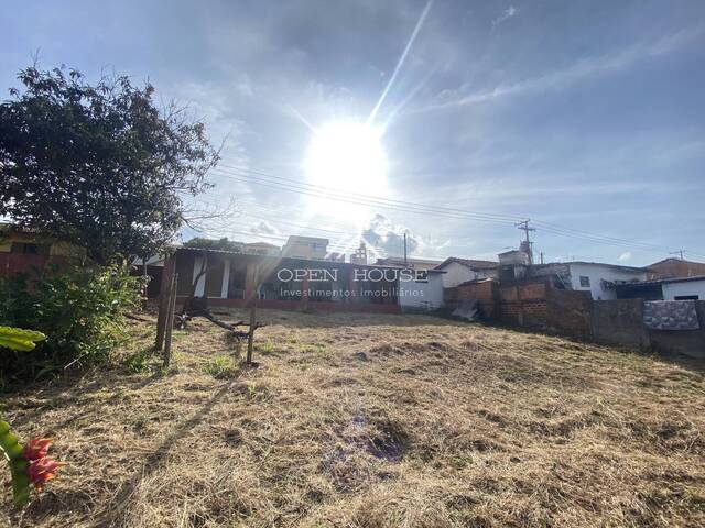 #262 - Casa para Venda em Botucatu - SP - 2