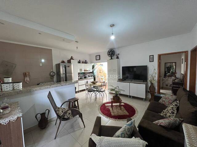 #465 - Casa para Venda em Botucatu - SP - 3