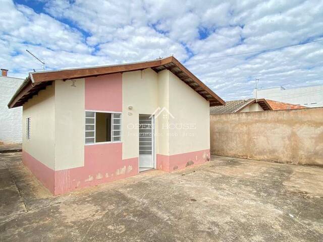 #745 - Casa para Venda em Botucatu - SP - 1