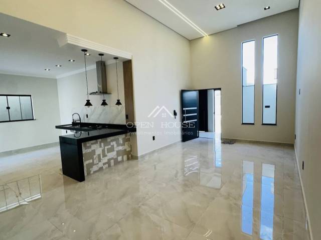 #768 - Casa para Venda em Botucatu - SP - 2