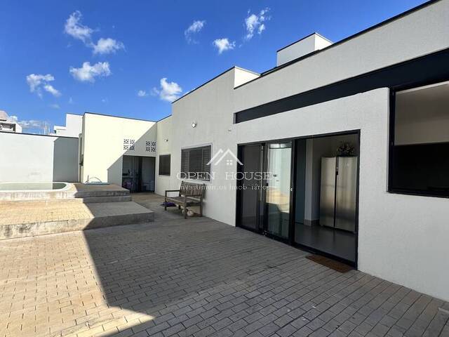 #796 - Casa para Venda em Botucatu - SP - 2